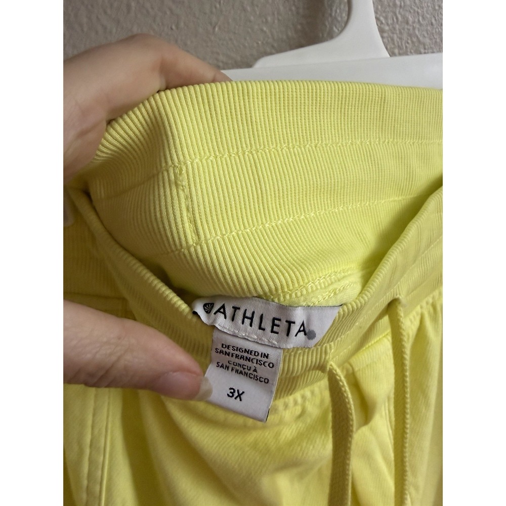 Athleta Farallon Midi Short Size 3X Yellow 7" Inseam Casual Comfort Plus Size - Picture 3 of 3